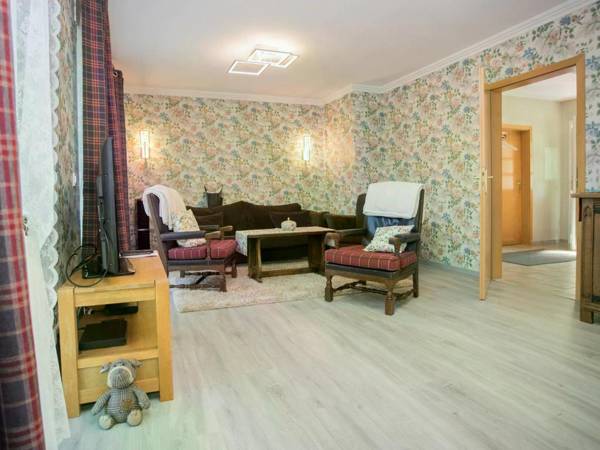 Attractive Holiday Home in Elkeringhausen with Pond