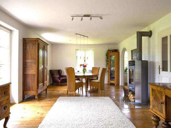 Hochwertige 5-Sterne FeWo mit Garten in Chiemsee-Nähe