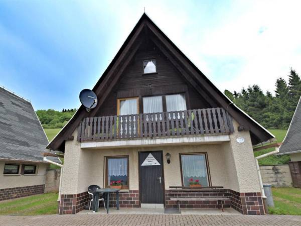 Quaint Holiday Home with Private Balcony in Trusetal