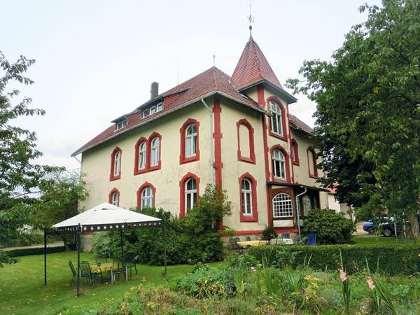 Lovely Farmhouse in Friedrichsfeld with Garden