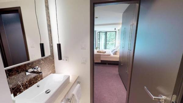 White Pearl Apartment 2.05