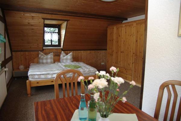 Wirtschaft & Pension Zum Huthaus