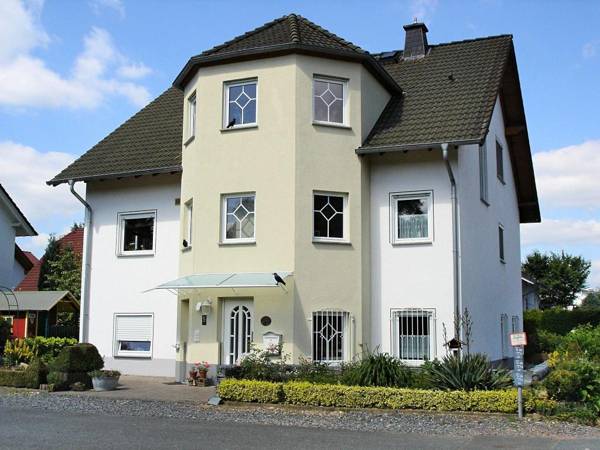 Ground-floor apartment in the beautiful Lahntal with terrace and separate entrance.