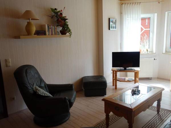 Ground-floor apartment in the beautiful Lahntal with terrace and separate entrance.