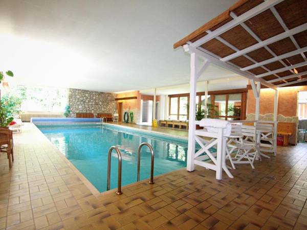 Cosy little holiday home in Chiemgau - balcony sauna and swimming pool