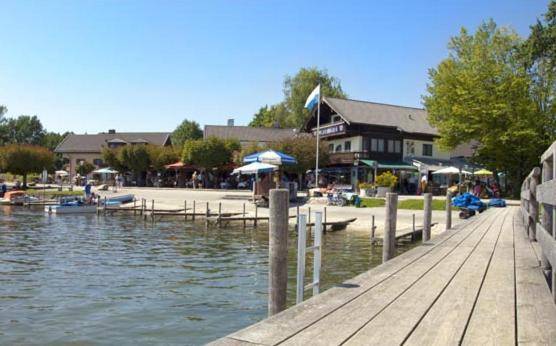 Sieben Zimmer am See