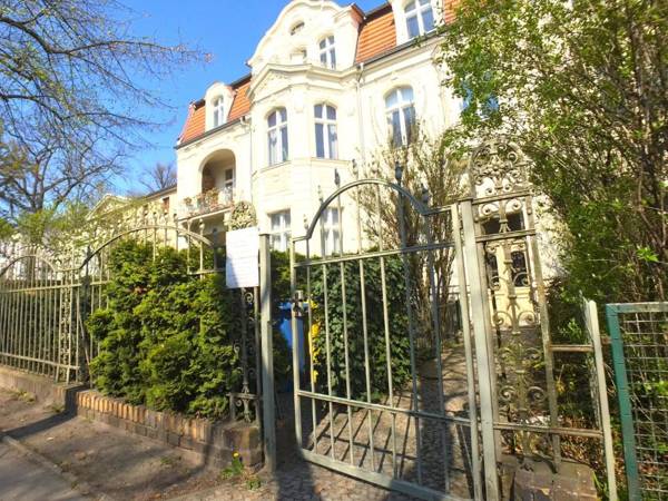 Amaroo - Apartments Potsdam “Alexandrowka”