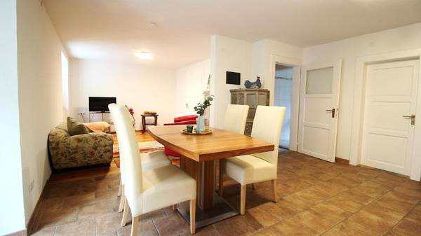 Ferienwohnung am Wasserschloss 1-3