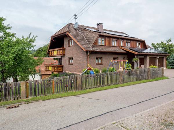 Spacious apartment in the Black Forest in a quiet residential area with private balcony