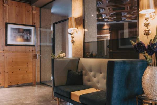 King's Hotel First Class