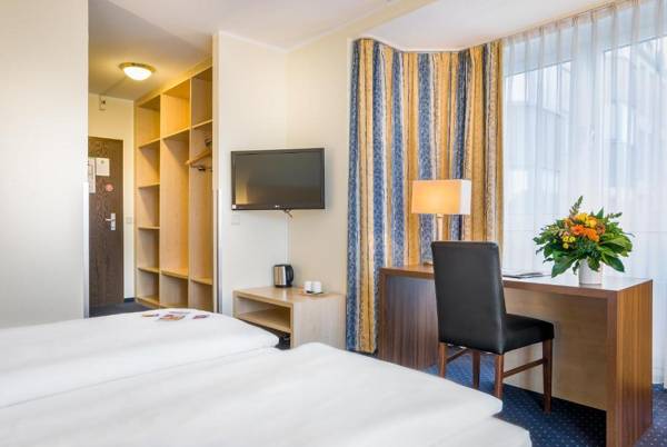 Novum Hotel Mariella Airport