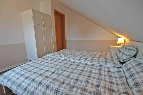 Ferienhaus am See Grosszerlang See 8082