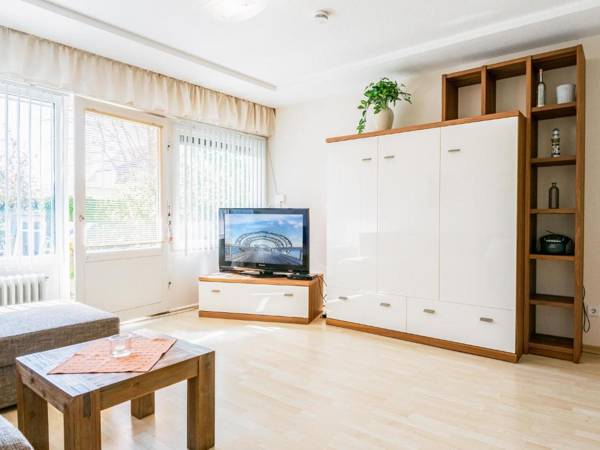 Waldstraße 8 Wohnung 1