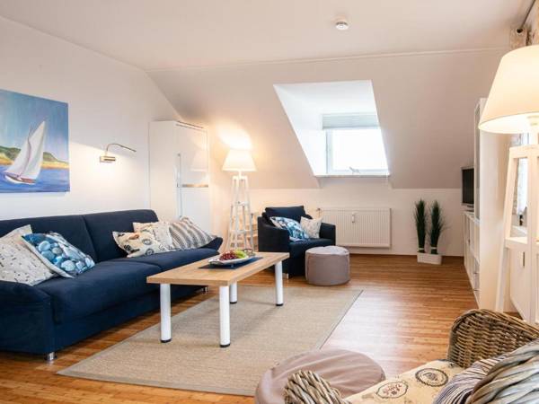 Ferienwohnung Ostsee-Bernstein mit Balkon im Kaiserhof 4