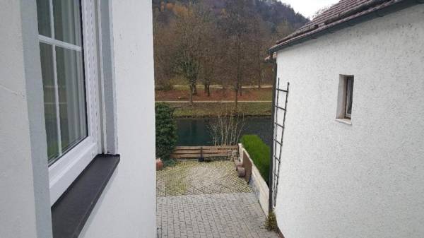 Cafe Altmühl Ferienwohnungen Gästehaus Krimhilde direkt am Wasser