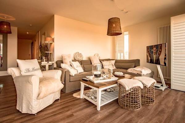 Luxurioese-Ferienwohnung-direkt-am-Strand-4DP212