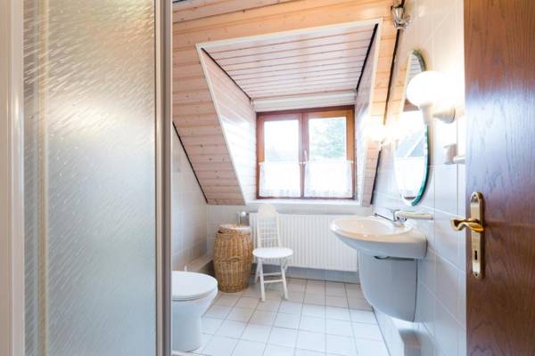 Deutsche Messe Zimmer - Private Apartments Hannover Exhibition Center (room agency)