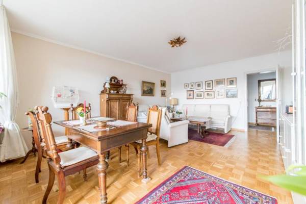 6560 Private Room