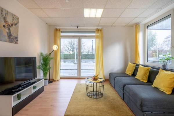 Beautiful Apartment 2 BR & Cosy Kitchen Parking