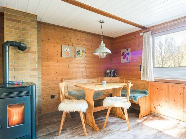 Stunning Holiday Home in Güntersberge near Lake