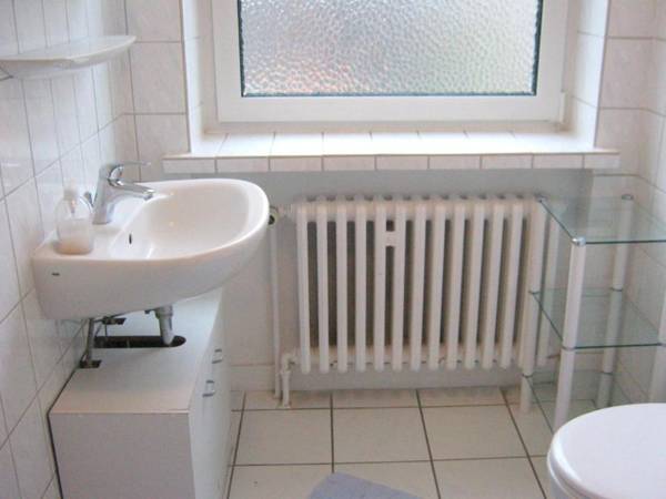 Ferienwohnungen Öker - Whg 1 - familiengerechte Fewo mit 2 SZ nur wenige Gehminuten zum Hauptstrand