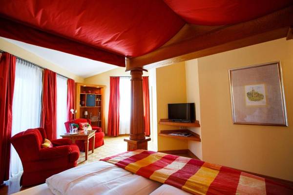 Burg & Gästehaus by Schwarzenstein