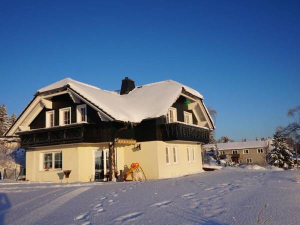 Charming Apartment in Frauenwald near the Forest