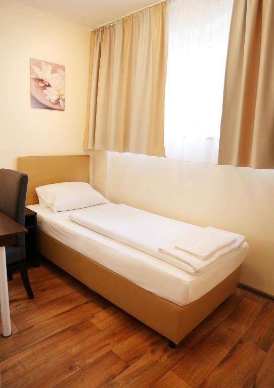 Pension Alpha Frankfurt City