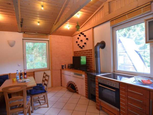 Holiday home for 6 persons close to a swimming pool