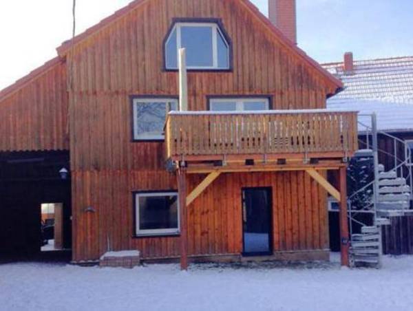 Lovely first floor apartment on the edge of the Bode Gorge with garden use