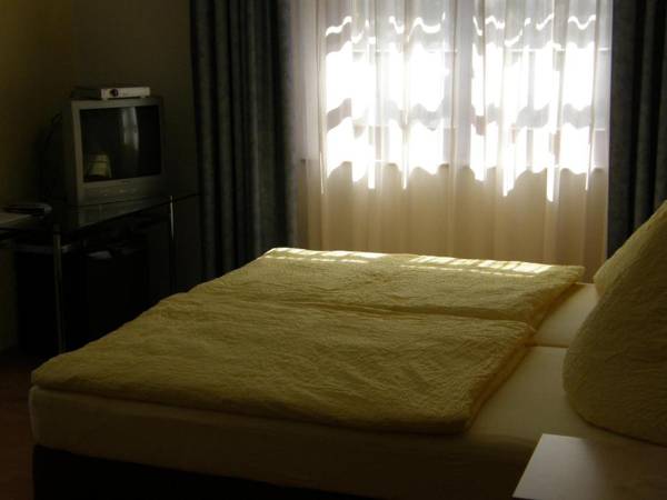 Hotel Pension zu Dresden Altpieschen