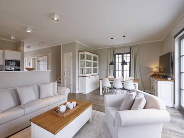 Reetland am Meer - Luxus Reetdachvilla mit 3 Schlafzimmern Sauna und Kamin E17