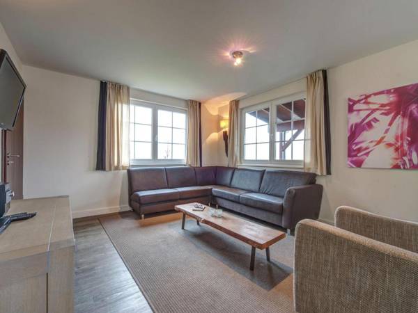 Villa with bubble bath solarium and fireplace by a reservoir