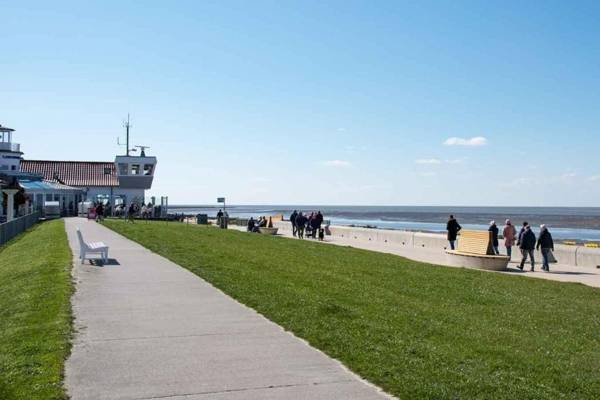 Ferienwohnung-1-im-Haus-Seeluft-Duhnen-Strandnah-und-mit-Meerblick