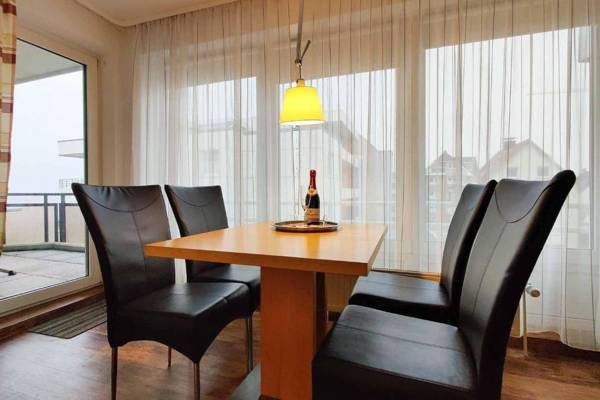 Ferienwohnung-24-in-der-Residenz-Meeresbrandung-mit-Meerblick