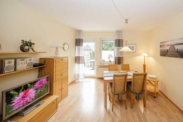 Ferienwohnung-4-mit-Sonnenbalkon-im-Landhaus-Hubertus-Duhnen