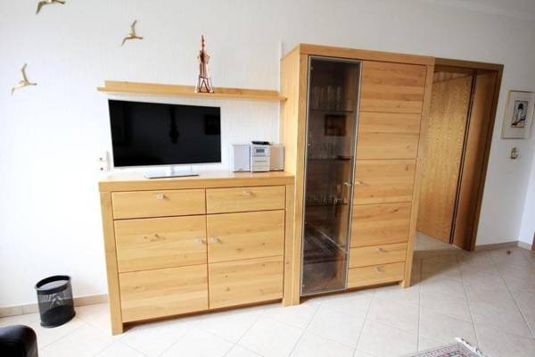 Ferienwohnung-10-mit-Balkon-Garten-Landhaus-Hubertus-Duhnen