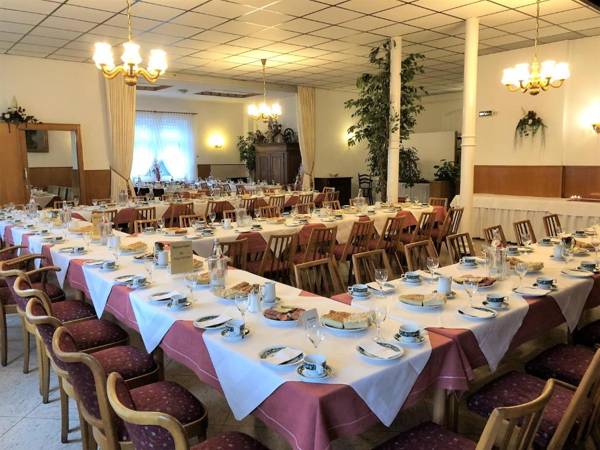 Hotel Orthwein -kostenfreie Parkplätze-