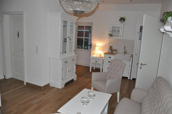 White Cottage Garden