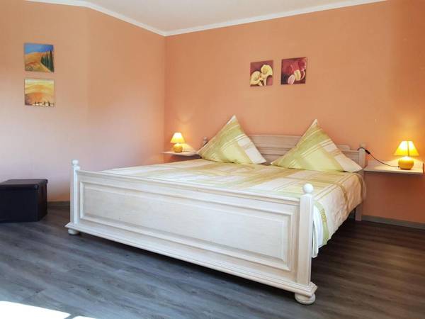 Garden-view Apartment in Sauerland Forest Terrace  Garden