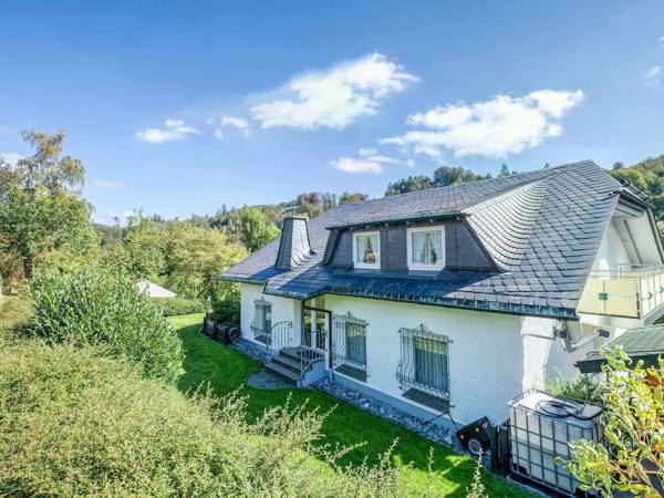 Modern Apartment in Schwalefeld with Garden