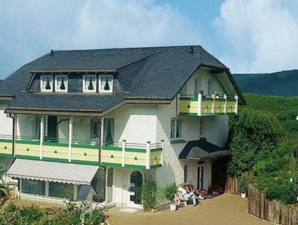 Modern Apartment in Schwalefeld with Garden