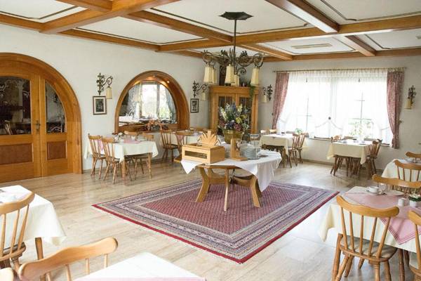 Landhotel Sonneneck - Breuna im Naturpark