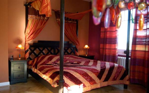 Elena Kempf Haaratelier & Guesthouse