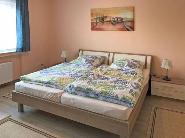 Cozy Apartment in Ellar with Garden