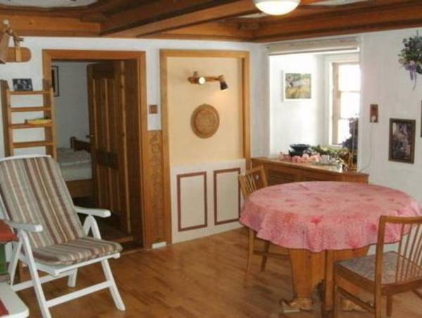 Beautiful apartment in the Black Forest with conservatory and tiled stove