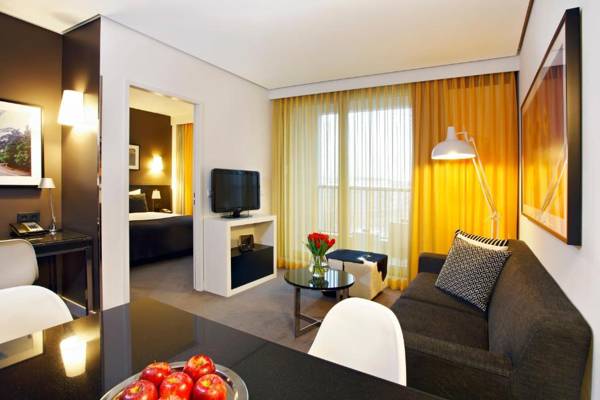 Adina Apartment Hotel Berlin Hackescher Markt