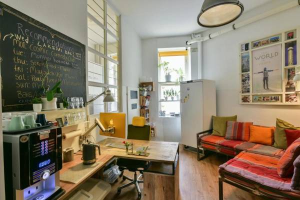 Workspace - Kiez Hostel Berlin