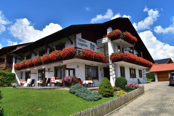 Ferienwohnung-Panorama-im-Gaestehaus-Bergfrieden