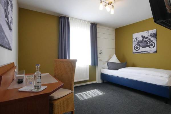 Hotel & Restaurant Hüllen